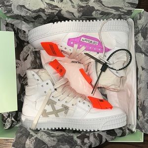 OFF WHITE SNEAKERS